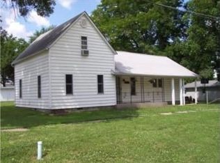 219 W 8th St, Hamilton, MO 64644