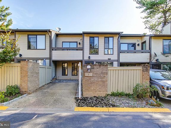 2nd image of 3 Copps Hill Ct