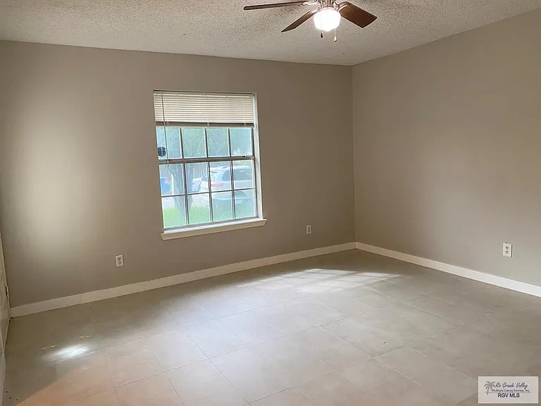 2098 El Paraiso — Photo 4