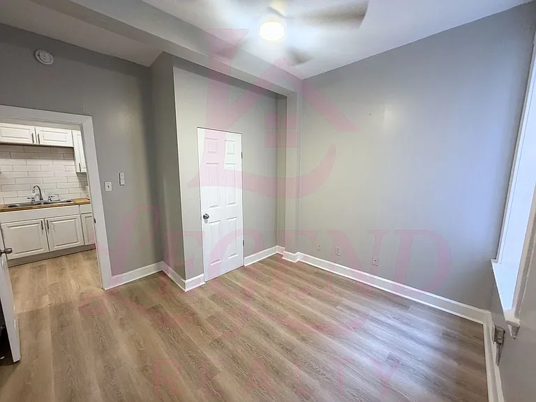 2918 Miami St #1F — Photo 9