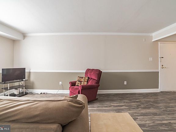 5th image of 4000 Gypsy Ln Unit 204