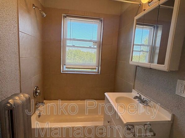9453 S Loomis St APT 302