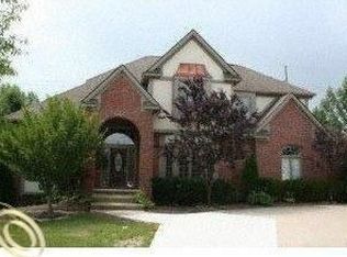 6941 Golden Ct, West Bloomfield, MI 48322