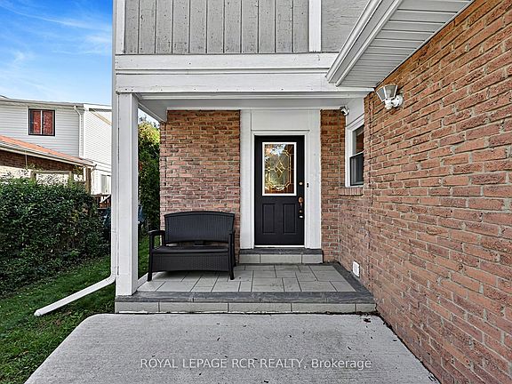 5th image of 88 Red River Cres