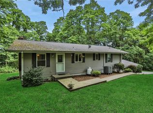 26 Spencer Dr, Red Hook, NY 12571