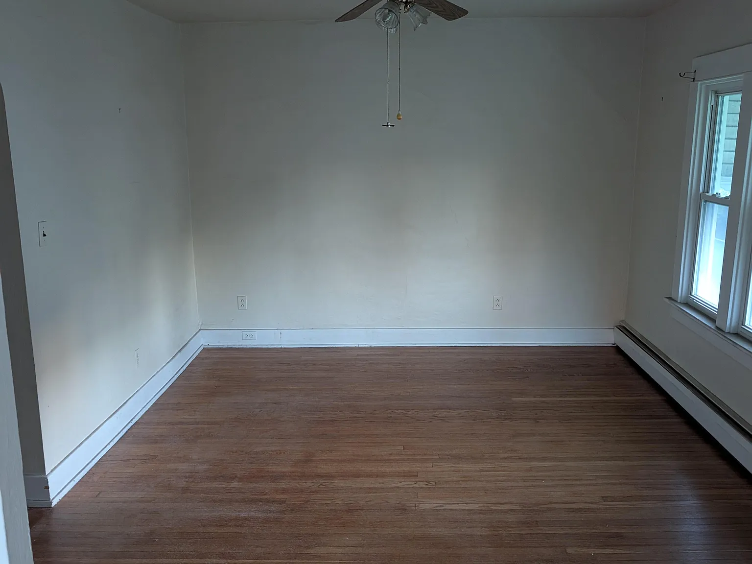 2 bed, 950 sqft, $1,300 — Photo 2