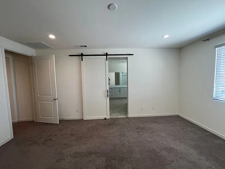 31053 Catania Cir — Photo 13
