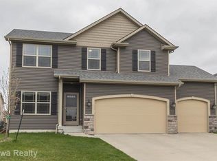2125 SE Peachtree Dr, Waukee, IA 50263