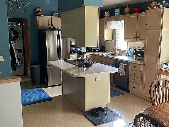 3rd image of 4866 Valley Dr #86