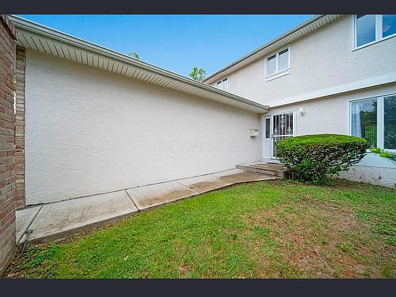 2nd image of 921 Beechwood Ave
