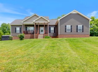 917 Shelton Rd, Charlotte, TN 37036