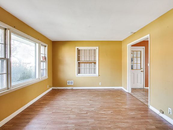 5th image of 9204 Farmers Ln