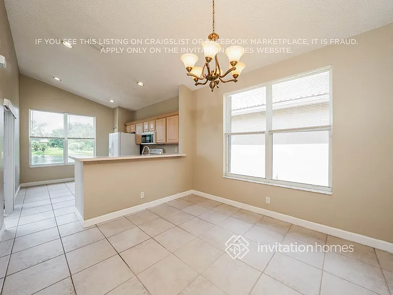 9496 Lago Dr — Photo 4