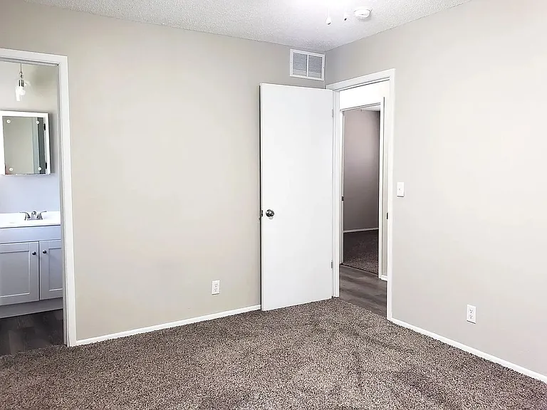 3118 S Chase Ave — Photo 10