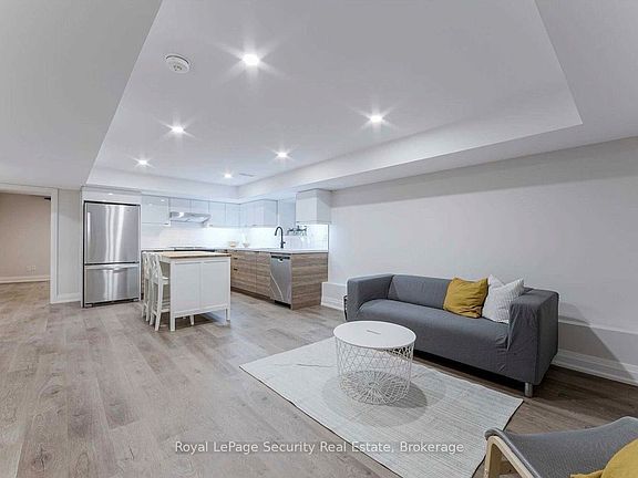 5th image of 219 Glendonwynne Rd