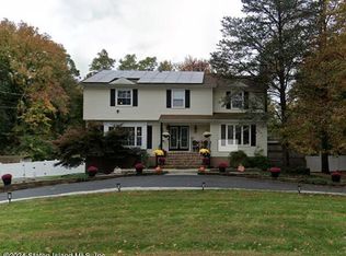 702 Deal Rd, Ocean, NJ 07712