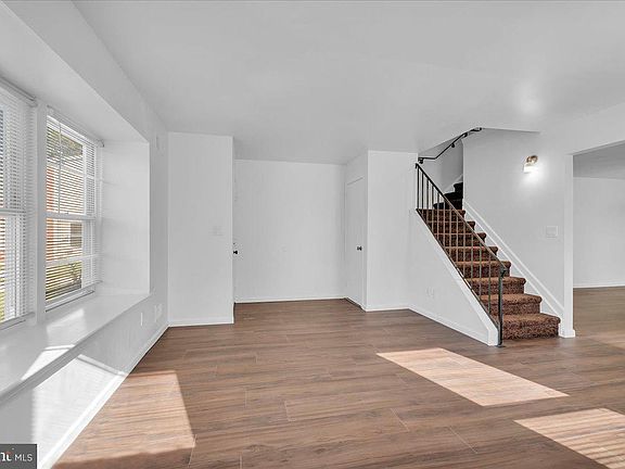 5th image of 14 Corona Ct