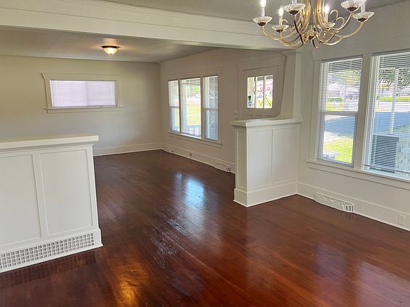 4th image of 2218 Meridian Ave E