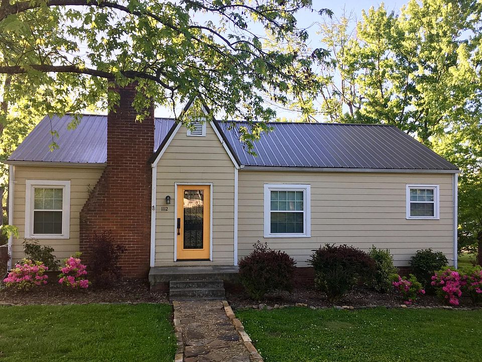 Charming home with Hardi Plank Exterior and Metal Roof