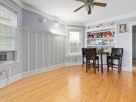4th image of 3453 N Lowell Ave
