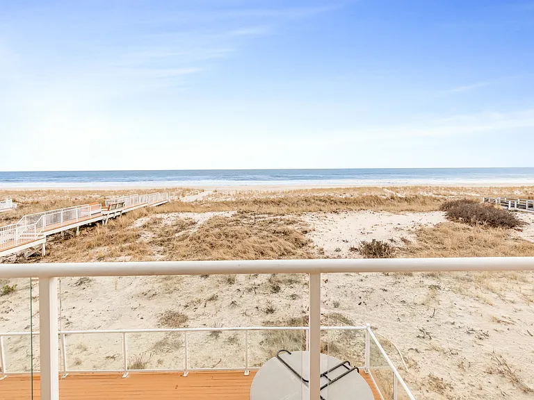 915 Dune Rd — Photo 30