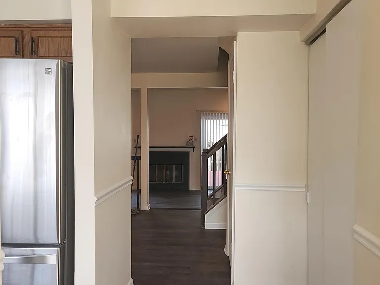 8212 Londonderry Ct — Photo 10