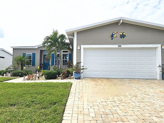 3rd image of 3925 Manatee Club Dr