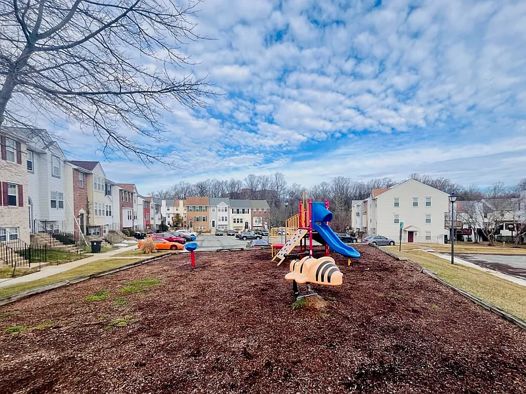 4150 Candy Apple Ln #4 — Photo 5