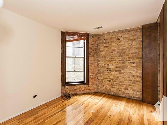 4th image of 2900 N Broadway St #04A