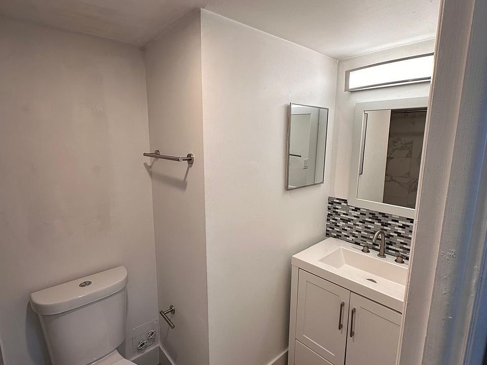1st image of 900 NE 195th St APT 307