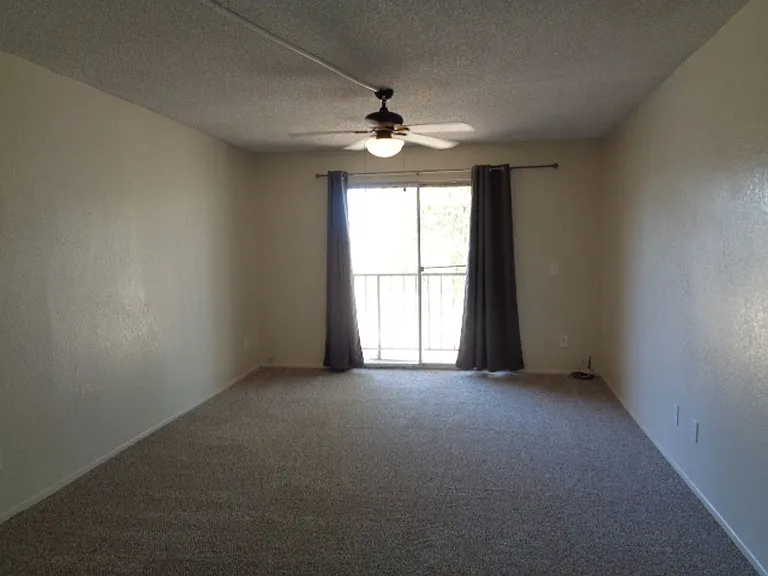 2822 E Kathleen Rd — Photo 4
