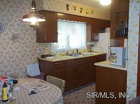 4th image of 68 N Circle Dr