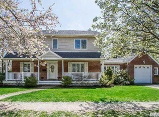 204 Margaret Blvd, Merrick, NY 11566