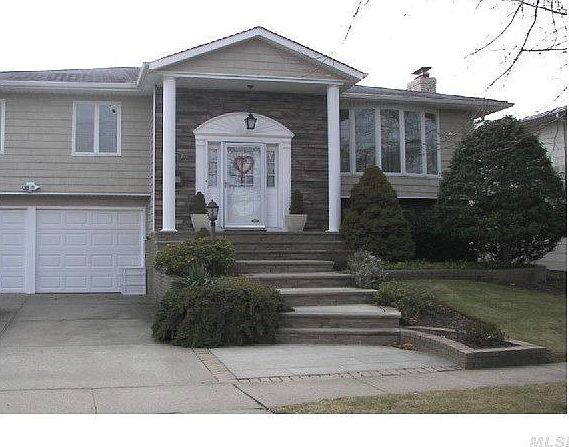 1st image of 826 Marilyn Ln