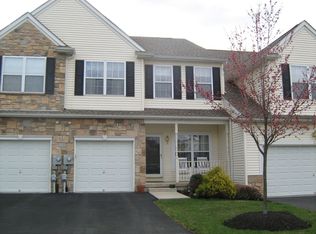 19 Willow Dr, Easton, PA 18045