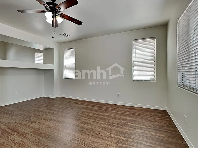 17403 W Langer Ln — Photo 5