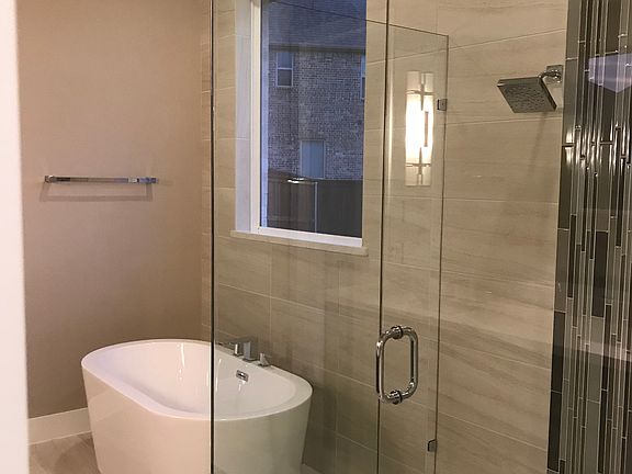 4th image of 816 Neches River Dr