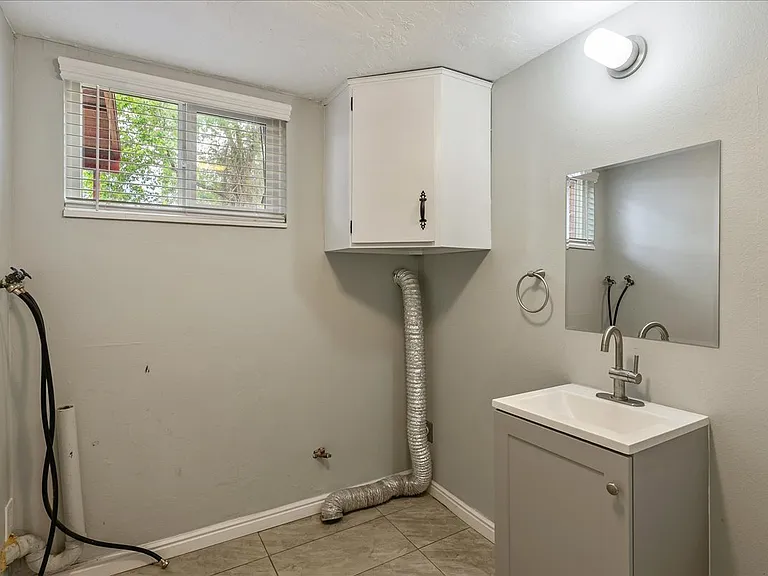 37 W 600 North St — Photo 8