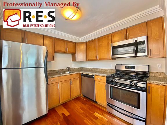 2nd image of 1660 Steele St #302