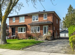 4 Edilou Dr, Toronto, ON M8W 4B2