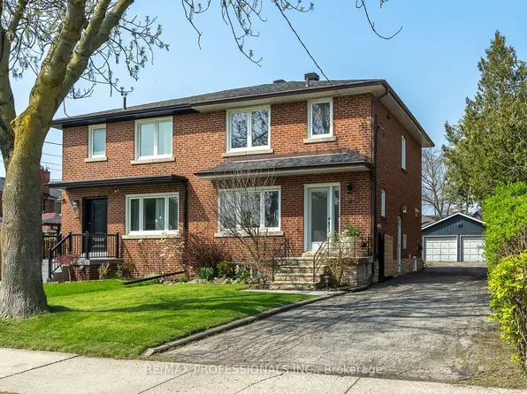 4 Edilou Dr, Toronto, ON M8W 4B2