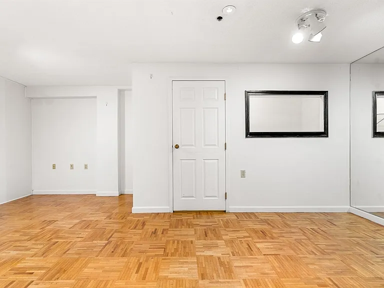 357 Commercial St #412 — Photo 4