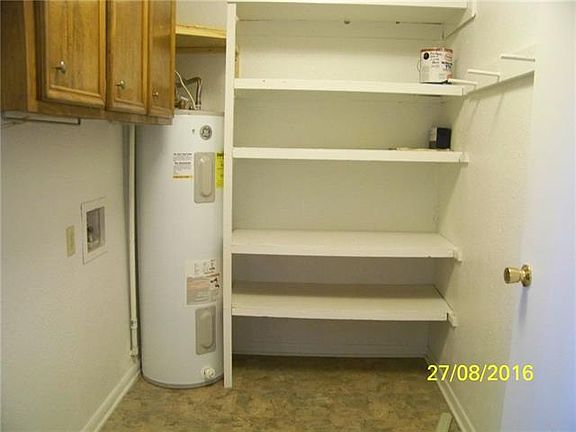 4th image of 1125 Hidden Hills Dr
