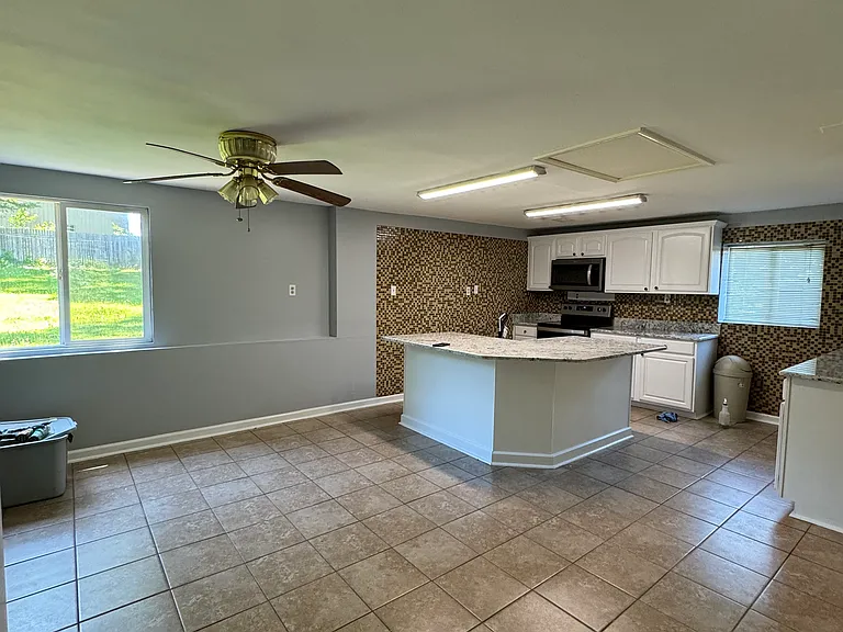 Murray Cir — Photo 20