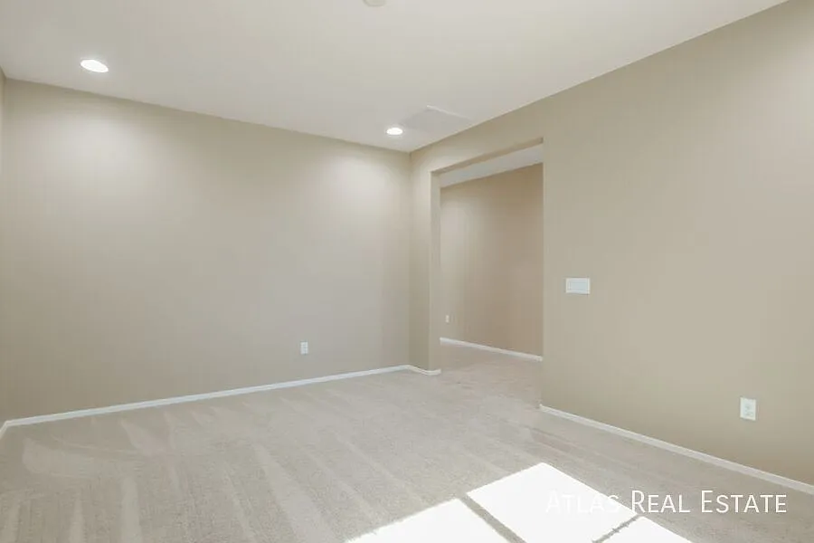 3 Bedroom With Den In Vail — Photo 3