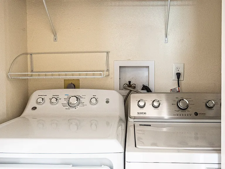 300 Sterling Way #8 — Photo 10