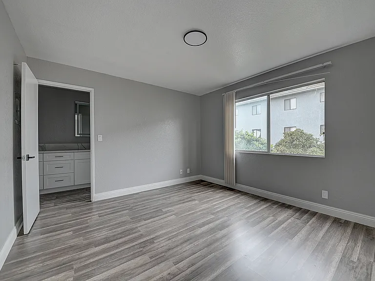 13615 Cerise Avenue — Photo 9