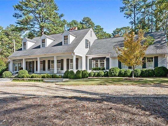 3rd image of 521 Heyward Cir NW