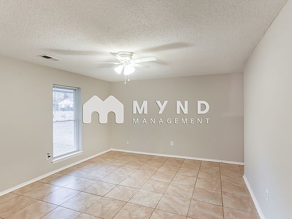 4th image of 5851 Jackson Dr
