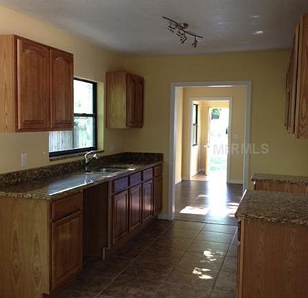 4th image of 305 W Ida St